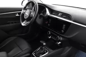 Kia  8