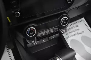 Kia  11