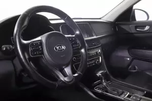 Kia  9