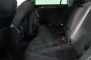 Volkswagen  8