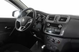 Renault  13