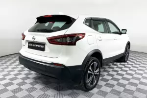 Nissan  4