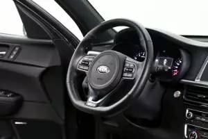 Kia  9