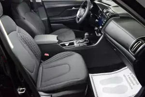 Hyundai  12