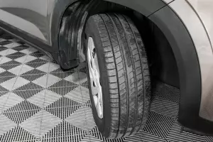 Hyundai  12