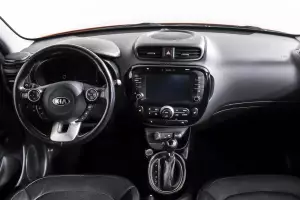 Kia  10