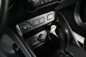 Hyundai  10