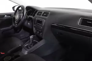Volkswagen  8