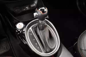 Kia  9