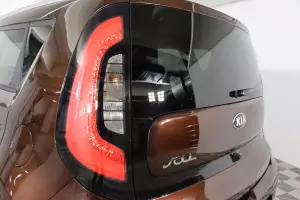 Kia  22