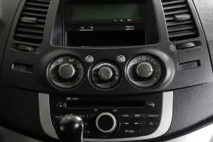 Mitsubishi  8