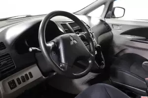Mitsubishi  9
