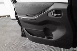 Nissan  4