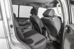 Nissan  4