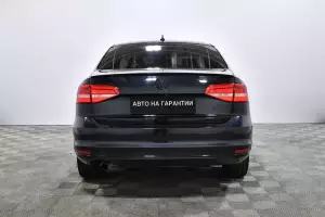 Volkswagen  4