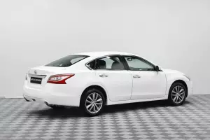 Nissan  2