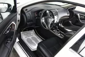 Nissan  3