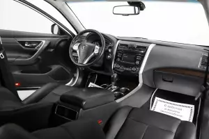 Nissan  4