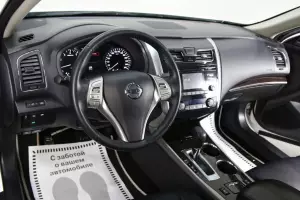 Nissan  6