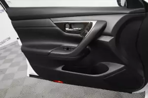 Nissan  9