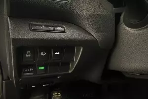 Nissan  8