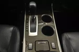Nissan  5