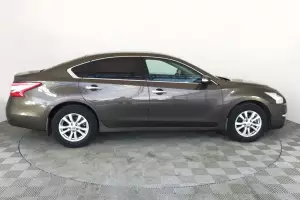 Nissan  18