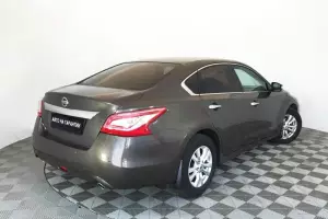 Nissan  15