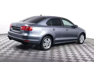 Volkswagen  4