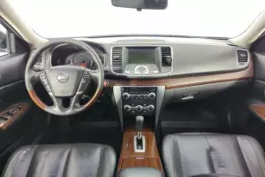 Nissan  10