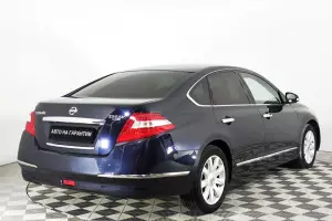 Nissan  4