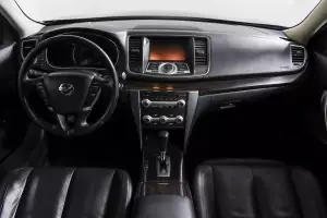 Nissan  10
