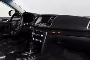 Nissan  11