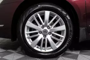 Nissan  9