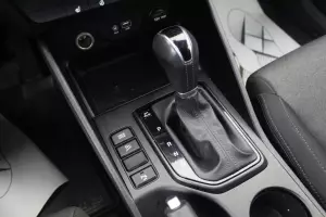 Hyundai  12