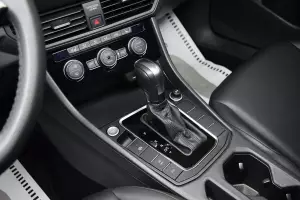 Volkswagen  10