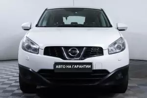 Nissan  2