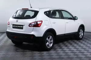Nissan  4
