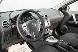 Nissan  10