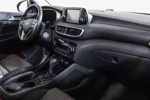 Hyundai  6