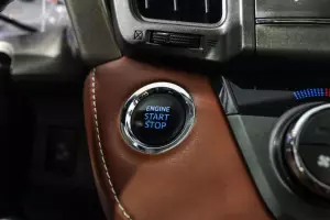 Toyota  12