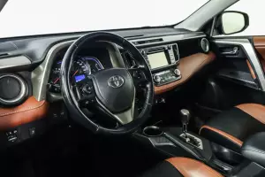 Toyota  9