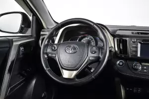 Toyota  12