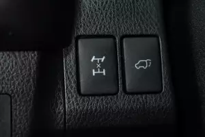 Toyota  12