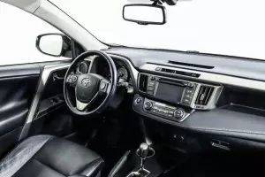 Toyota  8