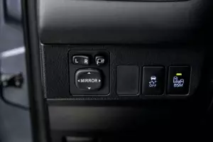 Toyota  12