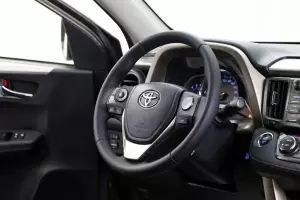 Toyota  6