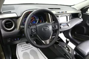 Toyota  9