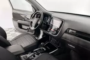 Mitsubishi  9