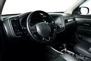Mitsubishi  8